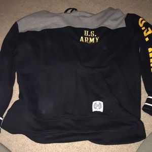 VS PINK ARMY SWEATSHIRT